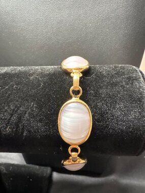 Vintage Sarah Coventry Gold Tone Bracelet Pink Oval Cabochons & Safety Chain
